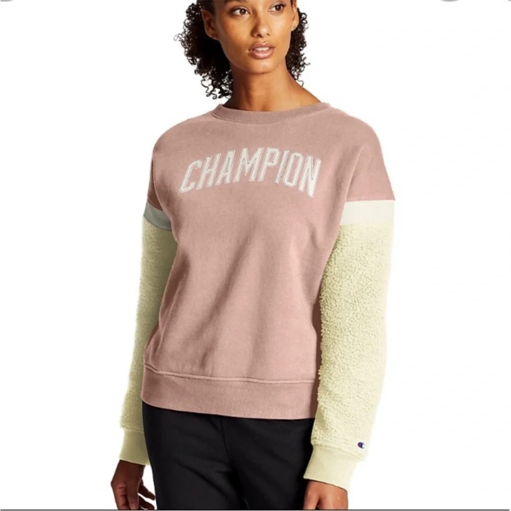 Champion NWT Heritage Sherpa Pullover Crewneck Sweatshirt Women Small  Logo Pink